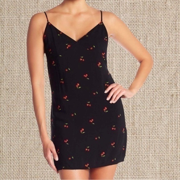 Satin black cherry mini dress - Picture 2 of 4